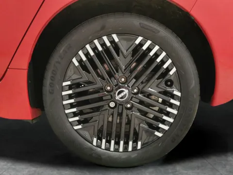 Thumbnail image for the Nissan LEAF 39kWh Tekna