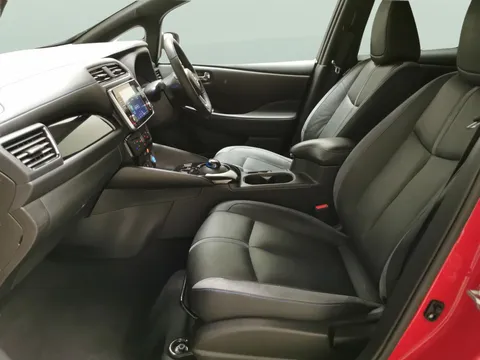 Thumbnail image for the Nissan LEAF 39kWh Tekna