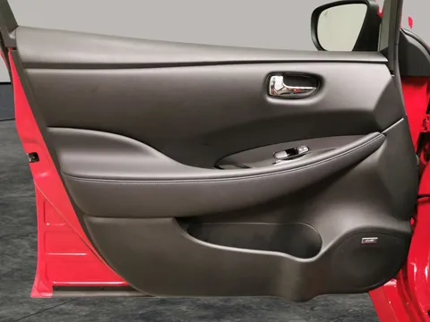 Thumbnail image for the Nissan LEAF 39kWh Tekna