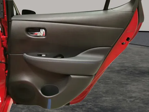 Thumbnail image for the Nissan LEAF 39kWh Tekna