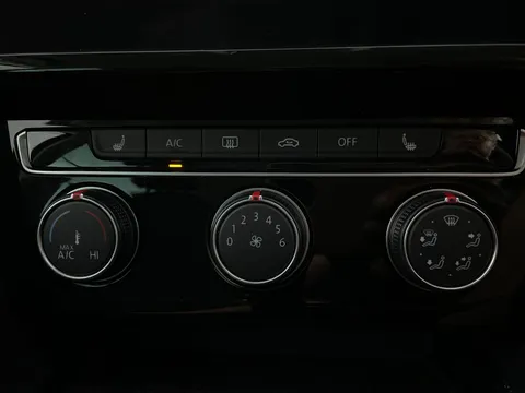 Thumbnail image for the Volkswagen Passat 1.5 TSI EVO SEL   DSG