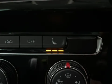 Thumbnail image for the Volkswagen Passat 1.5 TSI EVO SEL   DSG