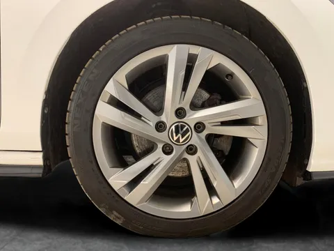 Thumbnail image for the Volkswagen Golf 1.5 eTSI MHEV R-Line    DSG