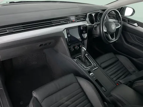 Thumbnail image for the Volkswagen Passat 1.5 TSI EVO SEL   DSG