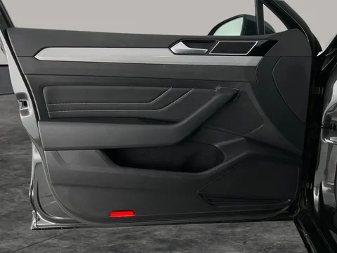 Thumbnail image for the Volkswagen Passat 1.5 TSI EVO SEL   DSG