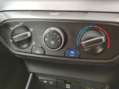 Thumbnail image for the Hyundai i20 1.0 T-GDi MHEV SE Connect