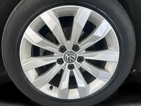 Thumbnail image for the Volkswagen T-Roc 1.0 TSI SE