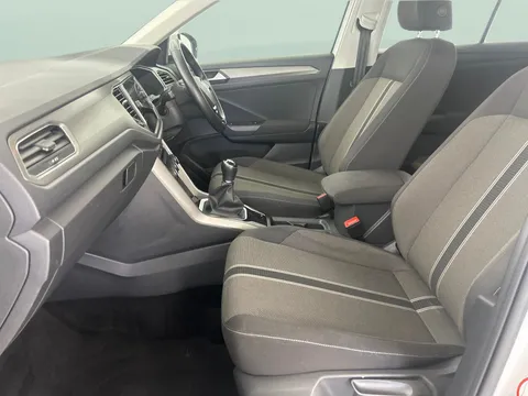 Thumbnail image for the Volkswagen T-Roc 1.0 TSI SE