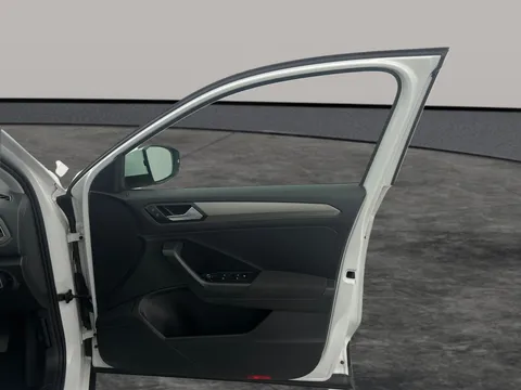 Thumbnail image for the Volkswagen T-Roc 1.0 TSI SE