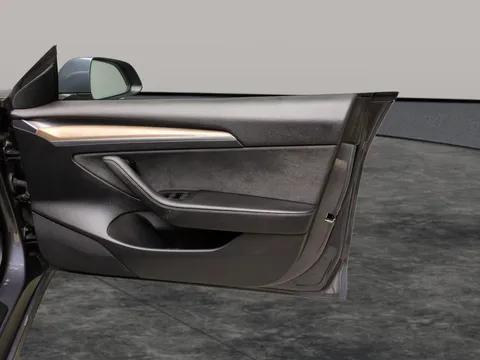 Thumbnail image for the Tesla Model 3 Standard Range Plus   RWD