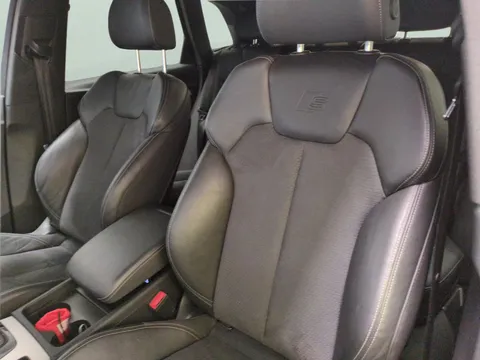 Thumbnail image for the Audi Q5 2.0 TDI 40 S line   S Tronic quattro