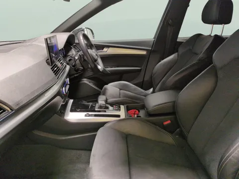 Thumbnail image for the Audi Q5 2.0 TDI 40 S line   S Tronic quattro