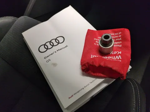 Thumbnail image for the Audi Q5 2.0 TDI 40 S line   S Tronic quattro