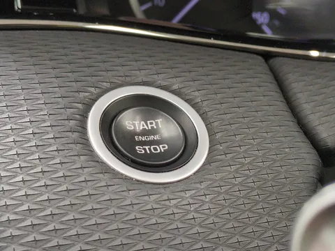 Thumbnail image for the Land Rover Range Rover Evoque 2.0 D165 R-Dynamic S    FWD