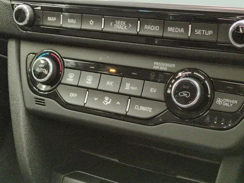 Thumbnail image for the Kia Niro 64kWh 4+