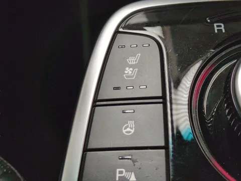 Thumbnail image for the Kia Niro 64kWh 4+