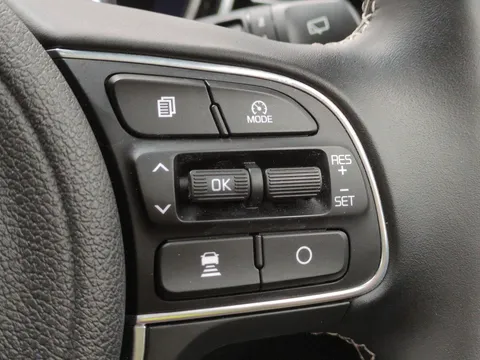 Thumbnail image for the Kia Niro 64kWh 4+