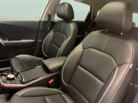 Thumbnail image for the Kia Niro 64kWh 4+