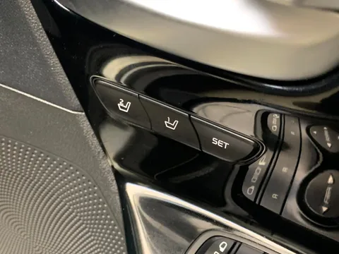 Thumbnail image for the Kia Niro 64kWh 4+