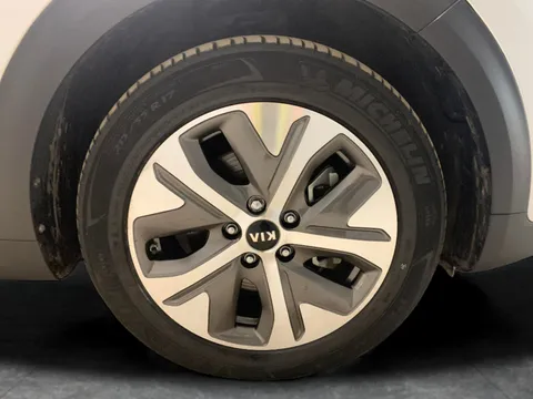 Thumbnail image for the Kia Niro 64kWh 4+
