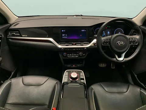 Thumbnail image for the Kia Niro 64kWh 4+