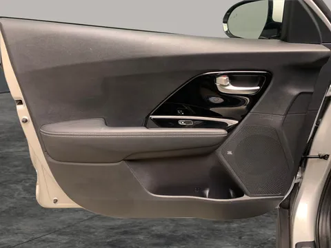 Thumbnail image for the Kia Niro 64kWh 4+