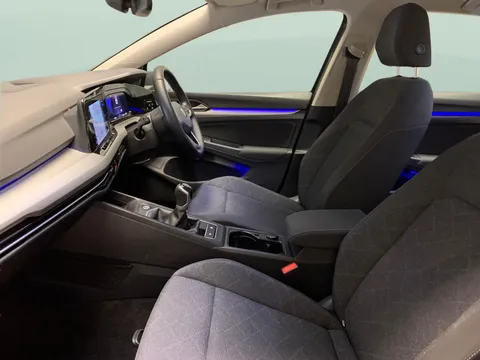 Thumbnail image for the Volkswagen Golf 1.5 TSI Life