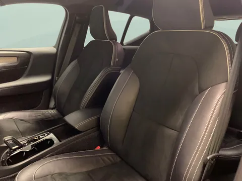Thumbnail image for the Volvo XC40 1.5h T4 Recharge 10.7kWh R-Design   Plug-in