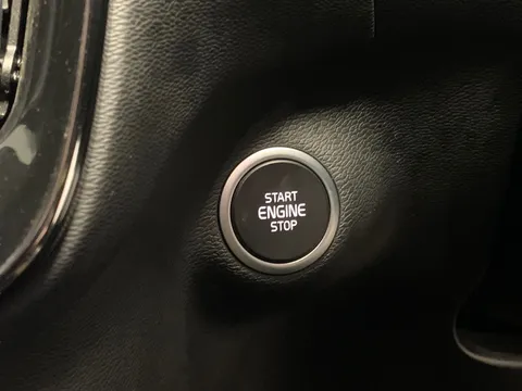 Thumbnail image for the Volvo XC40 1.5h T4 Recharge 10.7kWh R-Design   Plug-in