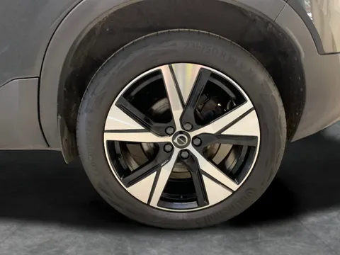 Thumbnail image for the Volvo XC40 1.5h T4 Recharge 10.7kWh R-Design   Plug-in