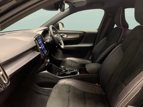 Thumbnail image for the Volvo XC40 1.5h T4 Recharge 10.7kWh R-Design   Plug-in