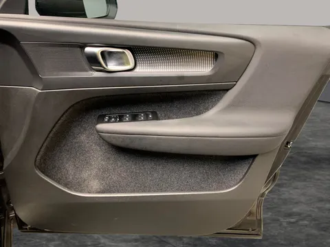 Thumbnail image for the Volvo XC40 1.5h T4 Recharge 10.7kWh R-Design   Plug-in