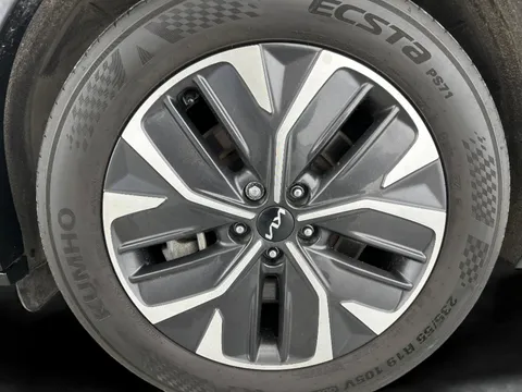 Thumbnail image for the Kia Ev6 77.4kWh Air