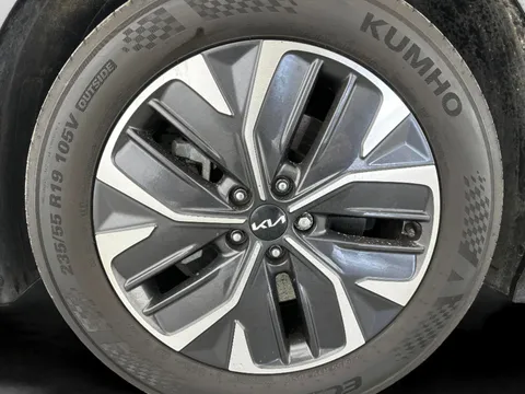 Thumbnail image for the Kia Ev6 77.4kWh Air
