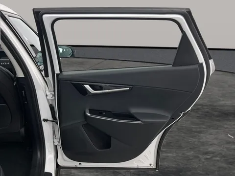 Thumbnail image for the Kia Ev6 77.4kWh Air