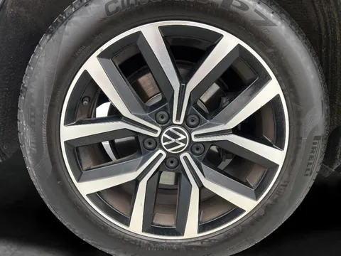 Thumbnail image for the Volkswagen Passat 1.5 TSI EVO SEL   DSG