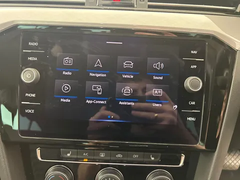 Thumbnail image for the Volkswagen Passat 1.5 TSI EVO SEL   DSG
