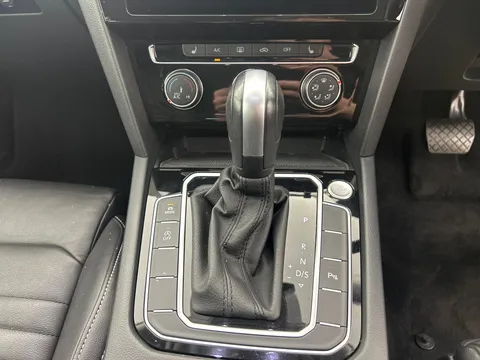 Thumbnail image for the Volkswagen Passat 1.5 TSI EVO SEL   DSG