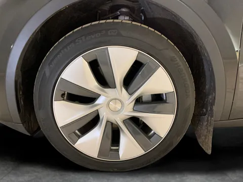 Thumbnail image for the Tesla Model Y SUV  RWD