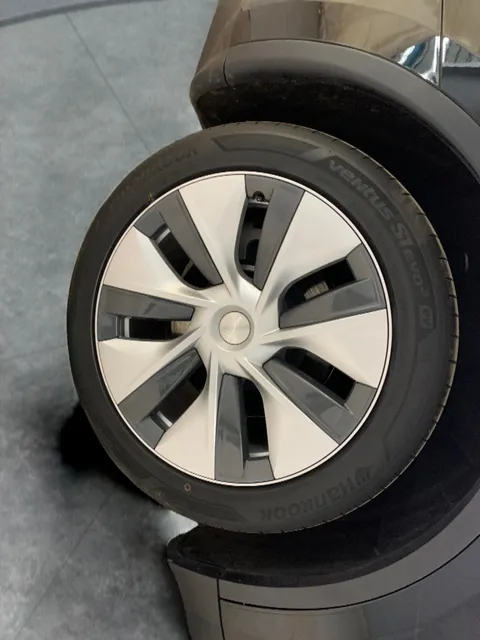 Thumbnail image for the Tesla Model Y SUV  RWD