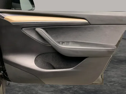 Thumbnail image for the Tesla Model Y SUV  RWD