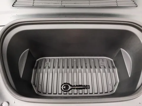 Thumbnail image for the Tesla Model Y SUV  RWD