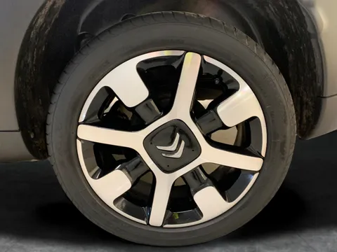 Thumbnail image for the Citroën C4 Cactus 1.2 PureTech GPF Flair