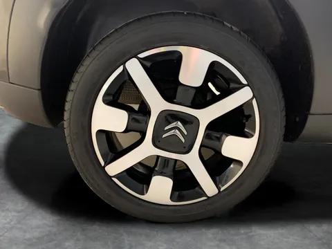 Thumbnail image for the Citroën C4 Cactus 1.2 PureTech GPF Flair