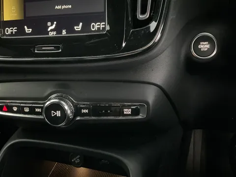 Thumbnail image for the Volvo XC40 1.5h T5 Twin Engine Recharge 10.7kWh R-Design Pro   Plug-in