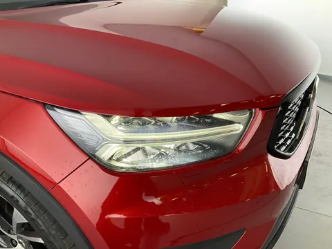 Thumbnail image for the Volvo XC40 1.5h T5 Twin Engine Recharge 10.7kWh R-Design Pro   Plug-in