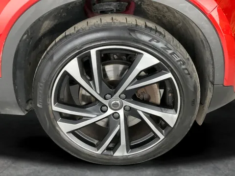 Thumbnail image for the Volvo XC40 1.5h T5 Twin Engine Recharge 10.7kWh R-Design Pro   Plug-in