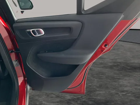 Thumbnail image for the Volvo XC40 1.5h T5 Twin Engine Recharge 10.7kWh R-Design Pro   Plug-in
