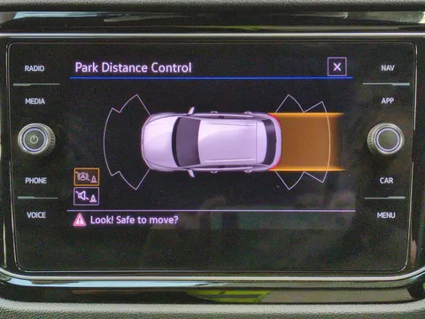 Thumbnail image for the Volkswagen T-Roc 2.0 TSI R   DSG 4Motion