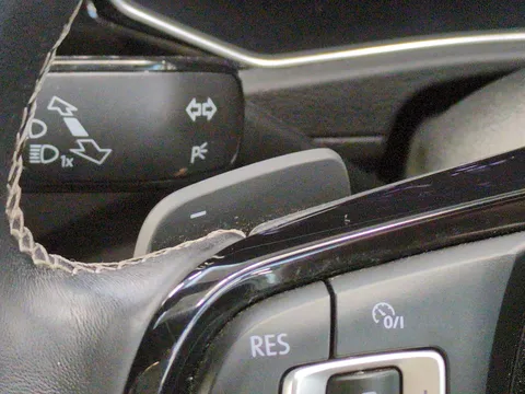 Thumbnail image for the Volkswagen T-Roc 2.0 TSI R   DSG 4Motion